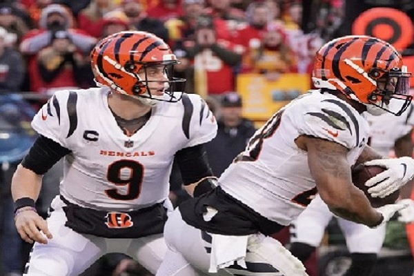 A close up of 2 Cincinnati Bengals players