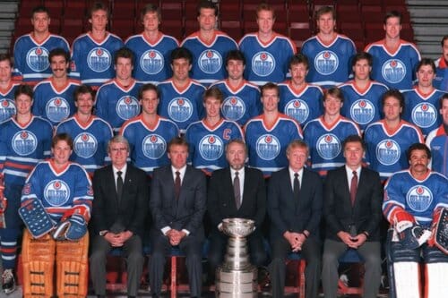 This is a team photo of the Edmonton Oilers in 1985