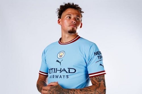 A photo of Kalvin Phillips wearing a Manchester City shirt 