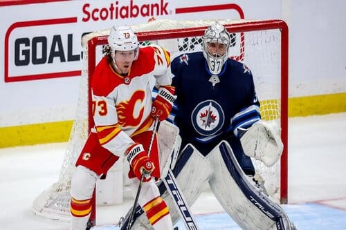 This is a picture of Calgary Flames vs Winnipeg Jets for the NHL article preview