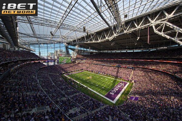 This is a picture of the Vikings stadium for the NFL week 7 picks and bets article