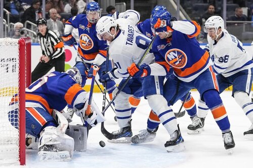 This is a picture of the Toronto Maple Leafs vs New York Islanders for the NHL Picks article preview