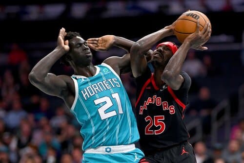 This is a picture of the Toronto Raptors vs Charlotte Hornets for the NBA Picks article preview