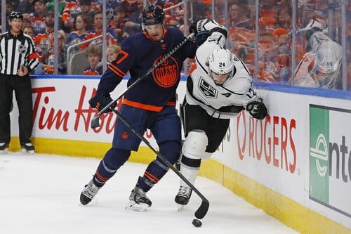 This is a picture of the Los Angeles Kings vs Edmonton Oilers for the NHL Picks article 