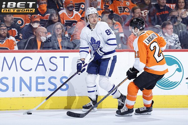 This is a picture of the Philadelphia Flyers vs Toronto Maple Leafs for the NHL Picks article preview