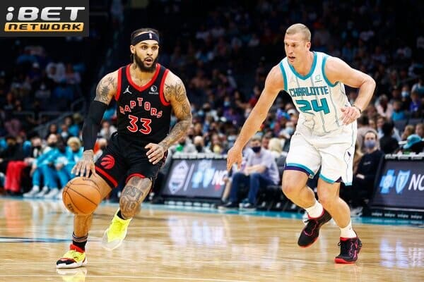 This is a picture of the Raptors against the Hornets for the NBA Picks article preview