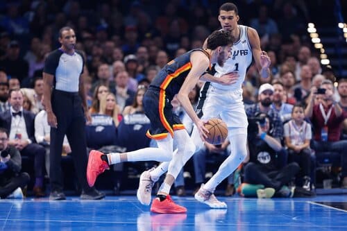 This is a picture of the Oklahoma City Thunder vs San Antonio Spurs for the NBA Picks article preview