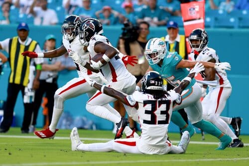 This is a picture of Falcons against the Dolphins for the NFL Preseason Picks Week 1 