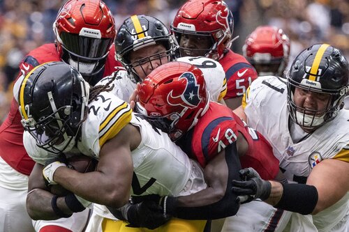 This is a picture of the Houston Texans vs Pittsburgh Steelers for the NFL Preseason Picks week 1 article 