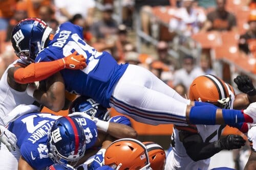 This is a picture of the Browns against the Giants for the NFL Picks week 3 article 