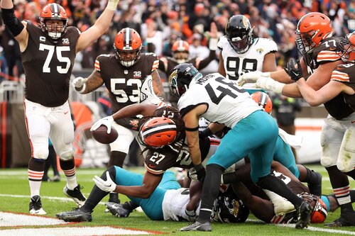 This is a picture of the Browns against the Jaguars for the NFL Picks week 2 article preview