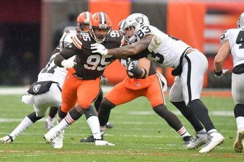 This is a picture of the Browns against the Raiders for the NFL Picks week 4 article 