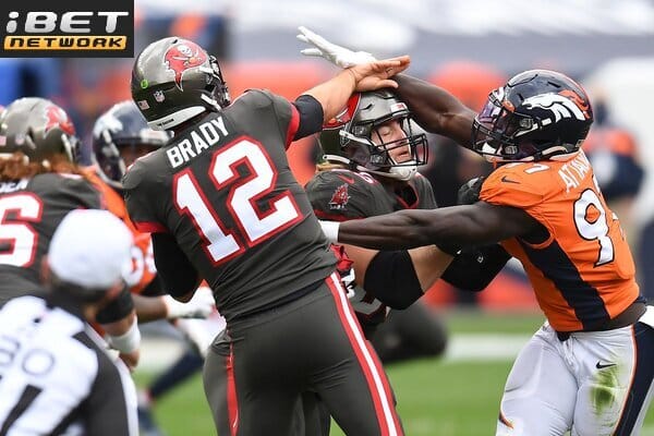 This is a picture of the Denver Broncos vs Tampa Bay Buccaneers for the NFL Picks week 3 article preview