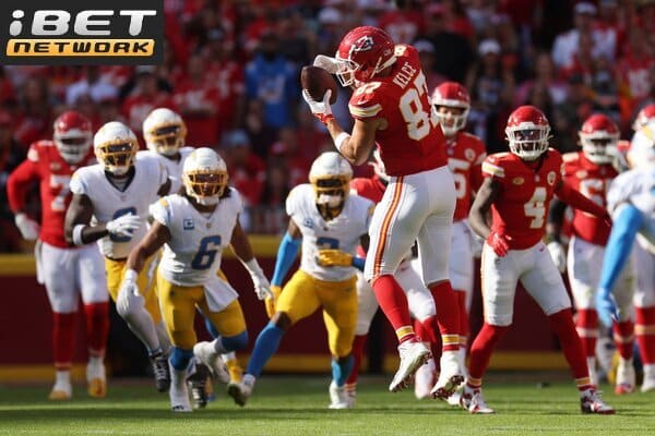 This is a picture of the Kansas City Chiefs vs Los Angeles Chargers for the NFL Picks week 4 article preview