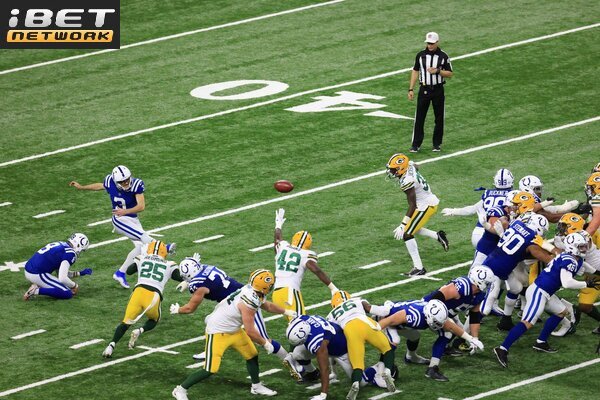 This is a picture of the Indianapolis Colts vs Green Bay Packers for the NFL Picks week 2 article