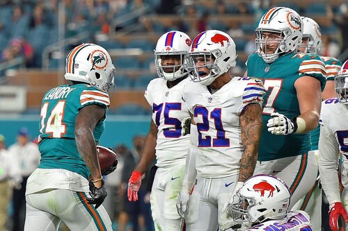 This is a picture of the Dolphins against the Bills for the NFL PIcks week 2 article preview