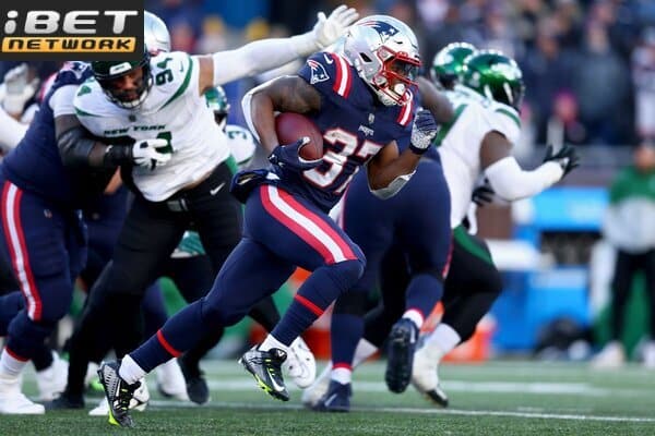 This is a picture of the New England Patriots vs New York Jets for the NFL Picks week 3 article preview