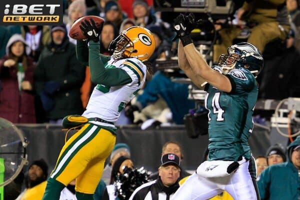 This is a picture of the Packers against the Eagles for the NFL Picks Week 1 article