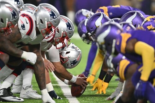 This is a picture of the Texans against the Vikings for the NFL Picks week 3 article preview