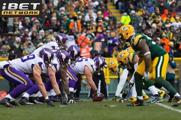 This is a picture of the Minnesota Vikings vs Green Bay Packers for the NFL Picks week 4 article preview